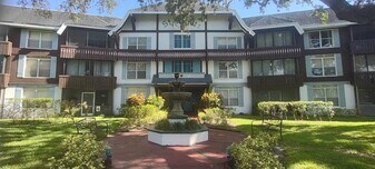 3710 Inverrary Dr, Unit 3A in Lauderhill, FL - Building Photo