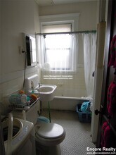 17-19 Washington St. Unit 301, Unit 301 in Malden, MA - Foto de edificio - Building Photo