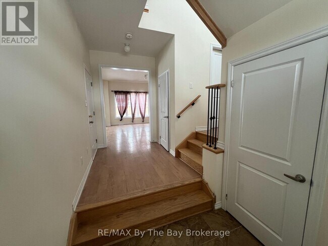 152 Allegra Dr in Wasaga Beach, ON - Building Photo - Building Photo