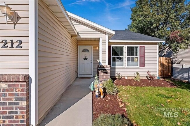 212 E Havasupai St in Meridian, ID - Building Photo - Building Photo