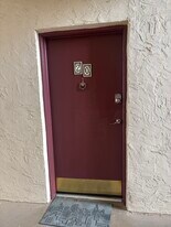 3802 N Lake Dr, Unit Unit 20 in Tampa, FL - Building Photo