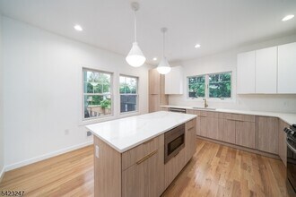 107 N Fullerton Ave in Montclair, NJ - Building Photo - Building Photo