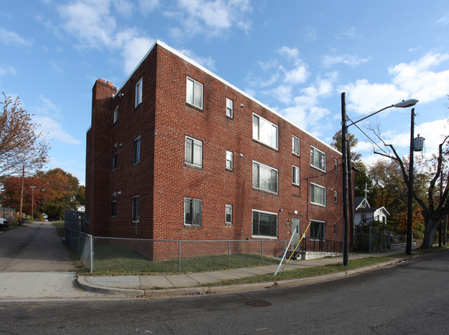 4400 Hunt Pl NE in Washington, DC - Building Photo - Building Photo