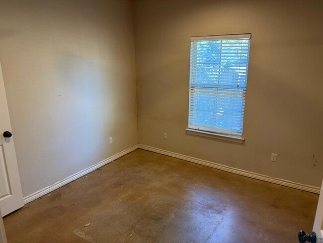 156 Summer Creek Dr in Longview, TX - Building Photo - Building Photo