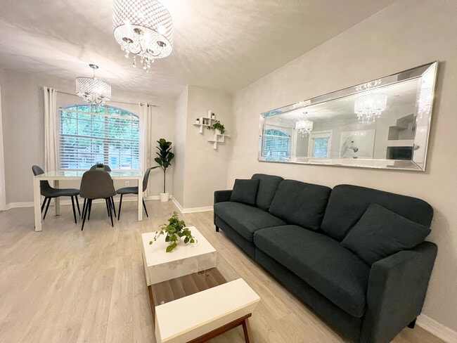 7230 Westpointe Blvd, Unit 1428