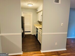 313 Tuxworth Cir in Decatur, GA - Building Photo - Building Photo