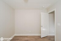 825 Clover Ave photo'