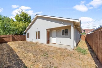 3910 San Carlos Way in Sacramento, CA - Building Photo - Building Photo