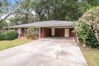8310 Hilltop Rd in Jonesboro, GA - Building Photo - Building Photo