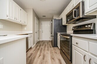 1567 Isleworth Cir in Atlanta, GA - Building Photo - Building Photo