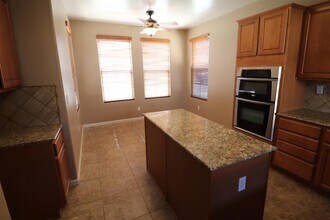 879 Tureaud Ln in Clovis, CA - Building Photo - Building Photo