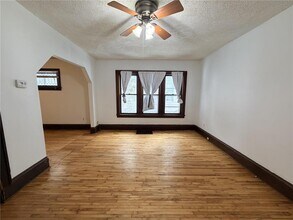 1030 Reaney Ave E in St. Paul, MN - Building Photo - Building Photo