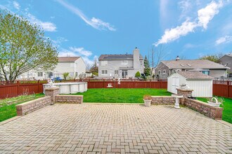 1998 Conway Ln in Aurora, IL - Building Photo - Building Photo