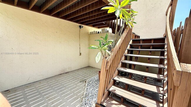 633 Executive Center Dr in West Palm Beach, FL - Building Photo - Building Photo