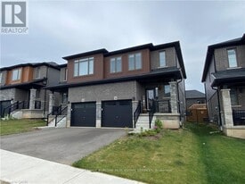 34 Baker Ln in Brant, ON - Building Photo
