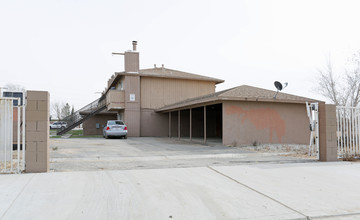 18241-18251 Madrone St in Adelanto, CA - Building Photo - Building Photo