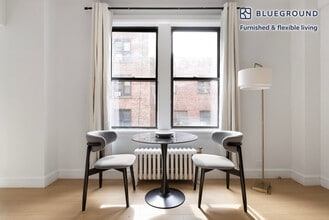 244 W 72nd St in New York, NY - Building Photo - Building Photo