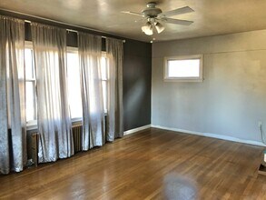 110 N Vine St in Port Angeles, WA - Foto de edificio - Building Photo