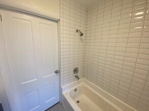 200 E Hector St, Unit A in Conshohocken, PA - Building Photo - Building Photo