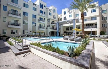 4949 N 7th St, Unit A5 in Phoenix, AZ - Foto de edificio - Building Photo