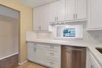 12016 Greenway Cir S in Royal Palm Beach, FL - Building Photo - Building Photo