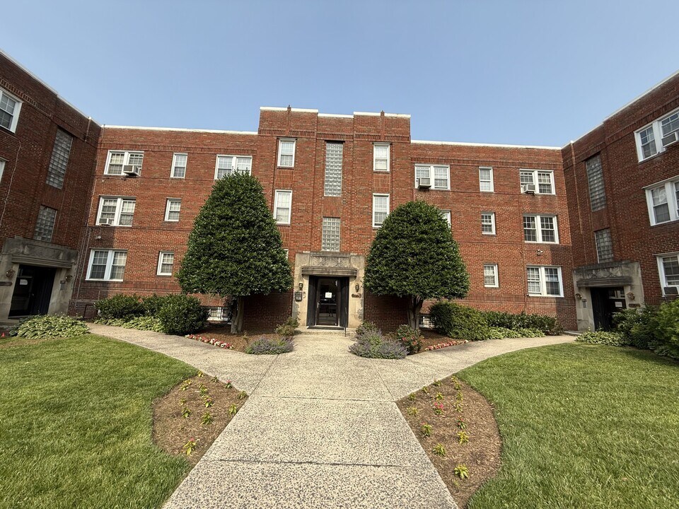 5210 North Capitol St NW in Washington, DC - Building Photo