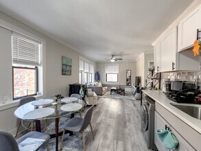 839 W Cornelia Ave in Chicago, IL - Building Photo - Building Photo