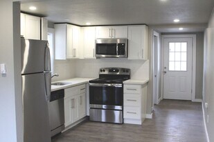 2037 S 8th St in Tacoma, WA - Building Photo