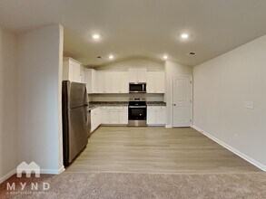 327 Taverners Ln in Angier, NC - Foto de edificio - Building Photo