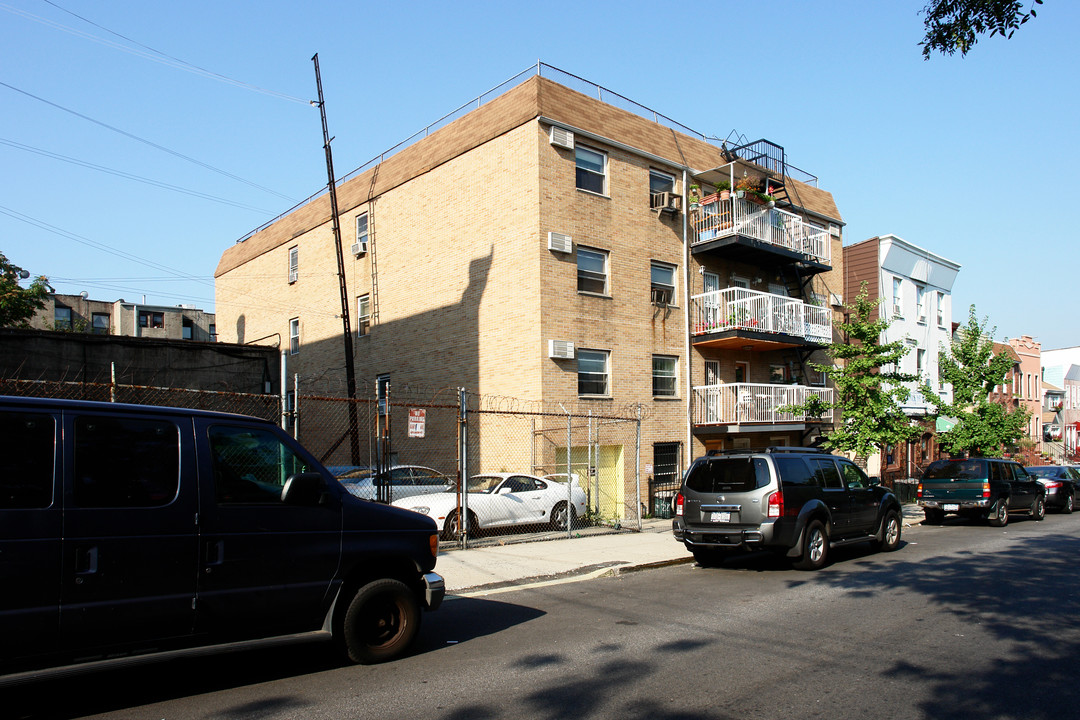 224 22nd St in Brooklyn, NY - Building Photo