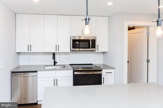 3965 Lancaster Ave-Unit -203 in Philadelphia, PA - Building Photo - Building Photo