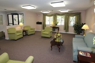 Bay Forest Senior Apartments in Annapolis, MD - Foto de edificio - Building Photo