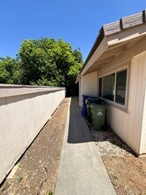 11104 Poblado Rd in San Diego, CA - Building Photo - Building Photo