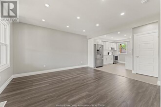 1439 Benjamin Ave in Windsor, ON - Building Photo - Building Photo
