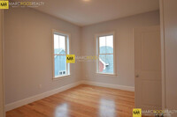 25 Murdock St, Unit 4 in Boston, MA - Foto de edificio - Building Photo