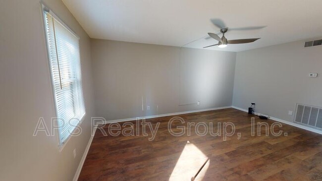 4010 S Bend Dr in Winston-Salem, NC - Building Photo - Building Photo