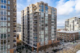 The Ellington in Seattle, WA - Building Photo