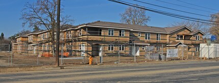 Hall Street Apartments in Visalia, CA - Building Photo - Building Photo