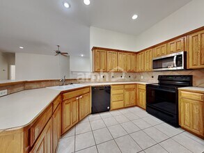 1100 Park Gln in Crowley, TX - Building Photo - Building Photo