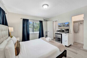 3020 Seville St, Unit SI ID1503973P in Fort Lauderdale, FL - Building Photo - Building Photo