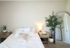 83 Rhett Ln in Richmond Hill, GA - Building Photo