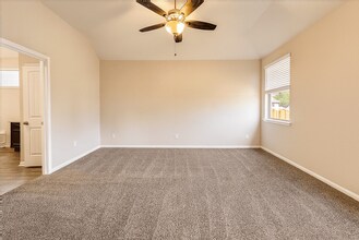 2220 Cedar Vly Dr in Conroe, TX - Building Photo - Building Photo