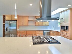 4126 161st Ave SE in Bellevue, WA - Building Photo - Building Photo