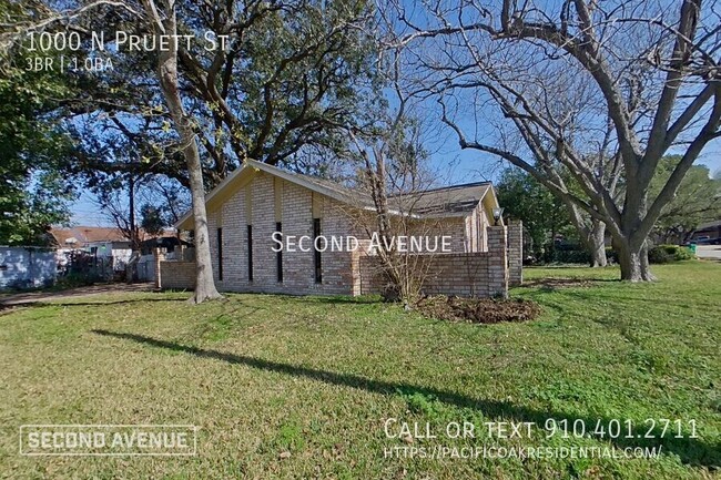 property at 1000 N Pruett St