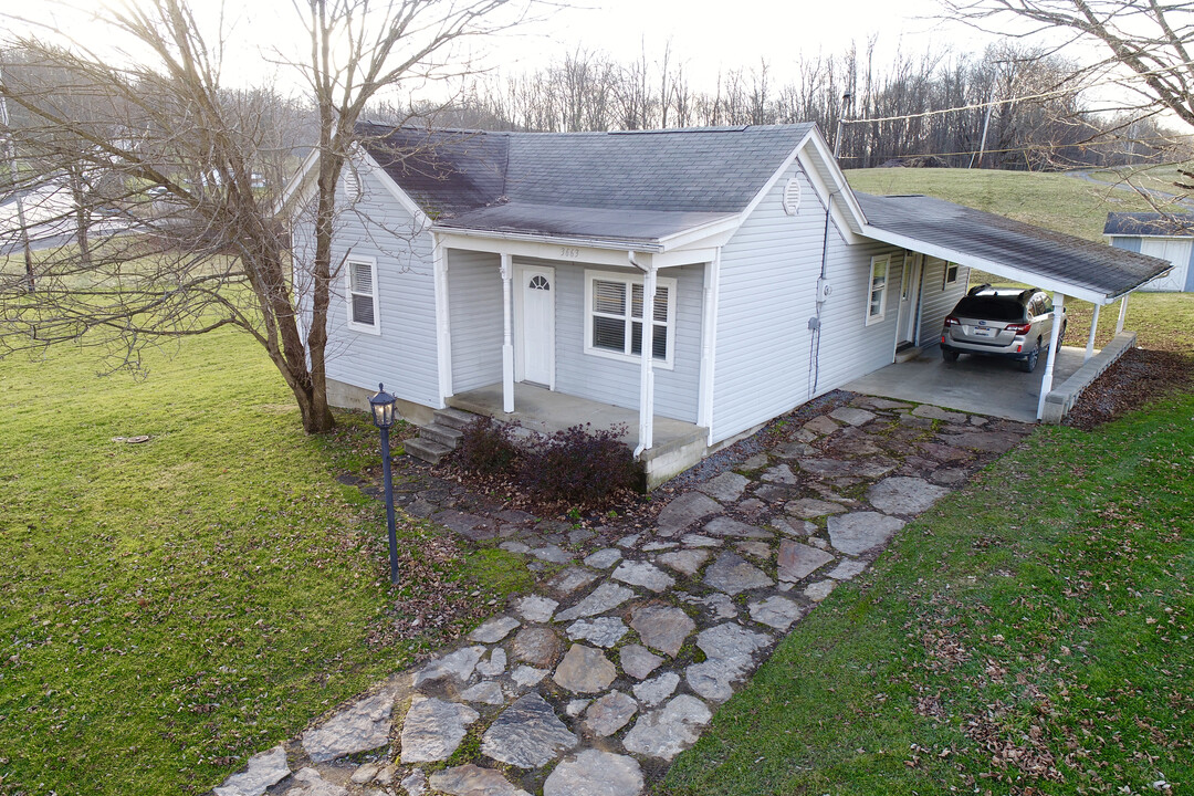 3663 Victory Ave in Grafton, WV - Building Photo