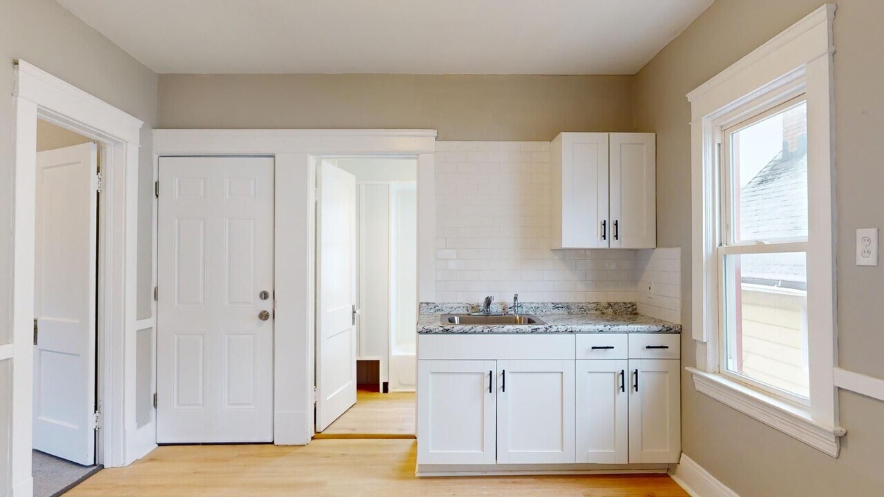 3465 W 56th St-Unit -Up Unit in Cleveland, OH - Building Photo