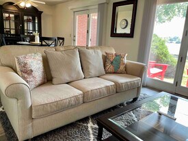 1335 Summit Ave in Oshkosh, WI - Building Photo