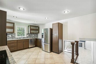 4935 Cambridge Dr in Dunwoody, GA - Building Photo - Building Photo