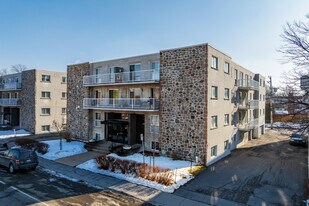6200 Joseph Renaud Boul in Verdun, QC - Building Photo