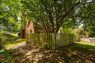 600 Hulon Cir in West Columbia, SC - Building Photo - Building Photo
